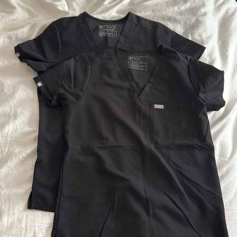 FIGS catarina scrub top